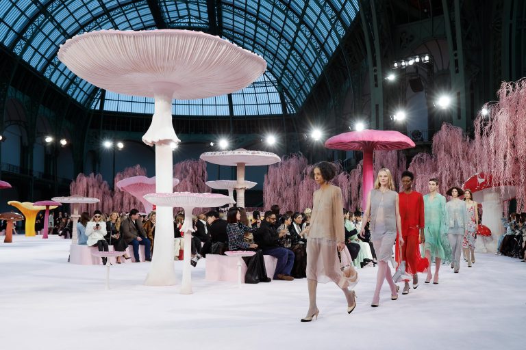 质感回归：Matthieu Blazy 与他重新定义的“新高级主义”